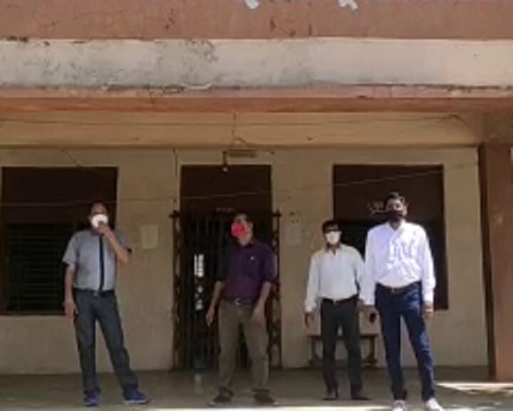 Dahod news Teacher tested Corona Positive parents worried મધ્ય ગુજરાતની વધુ એક સ્કૂલમાં કોરોનાની એન્ટ્રી થતાં વાલીઓ ચિંતિત, જાણો વિગત