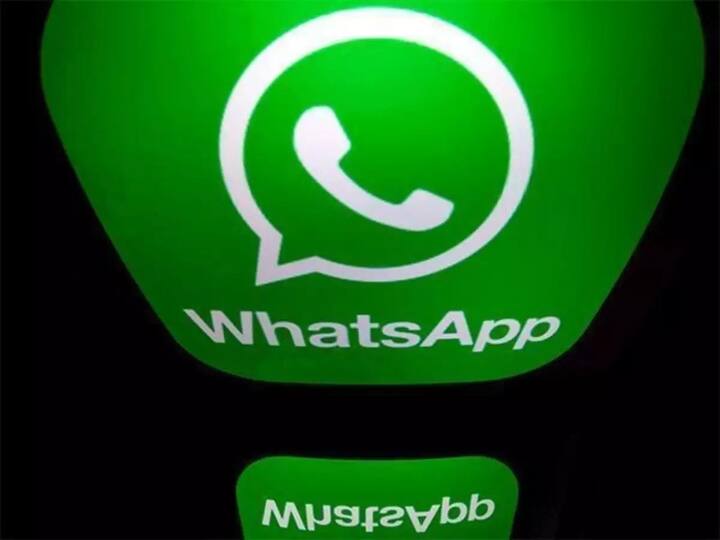 Disappearing Messages (ડિસઅપીયરિંગ મેસેજ)-   વૉટ્સએપનુ આ ફિચર એકદમ કામનુ છે. જે વ્યક્તિની સાથે તમે સૌથી વધુ ચેટ કરો છો, અને જુની ચેટને ઓટોમેટિક ડિલીટ કરવા ઇચ્છો છો, તેના માટે આ ફિચર એકદમ પરફેક્ટ છે. જે વ્યક્તિની જુની ચેટને તમે ડિસઅપીયર કરવા ઇચ્છો છો, તે વ્યક્તિની ચેટમાં જઇને તમે ડિસઅપીયર મેસેજને ઓન કરી દો. આ ફિચર ઓન કર્યા બાદ 7 દિવસ જુની ચેટ ઓટોમેટિક ડિલીટ થઇ જશે. (પ્રતિકાત્મક તસવીર)