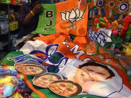 मथुरा के झंडे बढ़ाएंगे राजनीतिक डंडे की शान, जानिए क्या है कनेक्शन मथुरा के झंडे बढ़ाएंगे राजनीतिक डंडे की शान, जानिए क्या है कनेक्शन