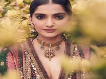 सोनम कपूर ने माता-पिता अनिल-सुनीता कपूर को 36वीं सालगिरह की बधाई दी