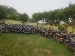 बाइक बोट घोटाला: कस्टमर लानेवालों को संजय भाटी देता था रेंज रोवर-जगुआर जैसी कारें