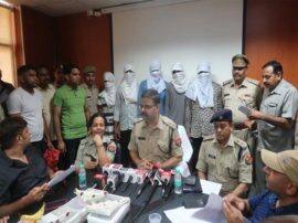 नोएडा पुलिस की बड़ी कार्रवाई, 11 लाख की लूट में बाइकर्स गैंग के 5 बदमाश गिरफ्तार नोएडा पुलिस की बड़ी कार्रवाई, 11 लाख की लूट में बाइकर्स गैंग के 5 बदमाश गिरफ्तार