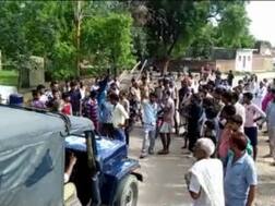 फतेहपुर में फैली मदरसे में गोमांस की अफवाह, आगजनी और तोड़फोड़