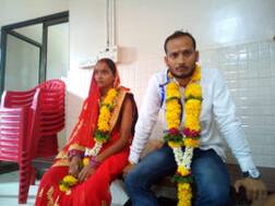 आशीर्वाद के लिए झुकते ही पिता ने कर दिया बेटी का कत्ल, जानिए वजह