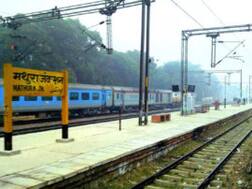 मथुरा: राया-हाथरस रेलखण्ड पर पड़ा मिला तीन साल का बच्चा, हाथ-पांव बंधे थे