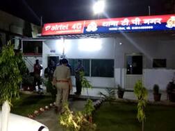 कारोबारी ने किया थाने के सामने आत्मदाह का प्रयास, सब इंस्पेक्टर निलंबित