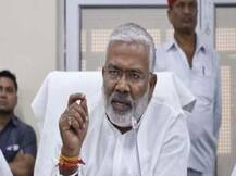 अखिलेश यादव पर स्वतंत्र देव सिंह का पलटवार, बोले-पाकिस्तान की भाषा बोल रहे हैं सपा मुखिया