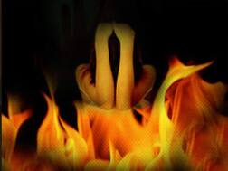 जबरन शादी के धमकी से तंग आकर छात्रा ने की खुदकुशी, आरोपी फोन पर परिजनों को जान से मारने की देता था धमकी