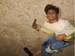 घायल बदमाश के हाथ में बिना ट्रिगर वाला तमंचा, पुलिस पर फर्जी एनकाउंटर का आरोप