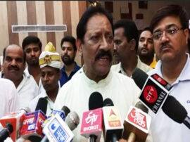 योगी के मंत्री ने इमरान खान को दी ये नसीहत, उन्नाव कांड पर कही बड़ी बात योगी के मंत्री ने इमरान खान को दी ये नसीहत, उन्नाव कांड पर कही बड़ी बात