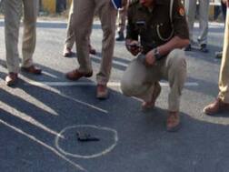 गाजियाबाद एनकाउंटर:  इंदिरापुरम में पुलिस और बदमाशों के बीच मुठभेड़, 25 हजार का इनामी घायल 