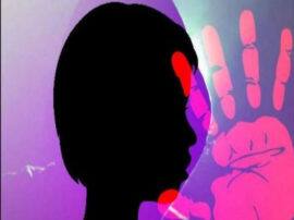 छह साल की बच्ची के साथ चचेरे भाई ने किया बलात्कार, पुलिस ने आरोपी को किया गिरफ्तार छह साल की बच्ची के साथ चचेरे भाई ने किया बलात्कार, पुलिस ने आरोपी को किया गिरफ्तार