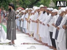 देशभर में ईद-उल-अजहा की रौनक, जम्मू-कश्मीर में बकरीद पर कुछ ऐसा दिखा नजारा देशभर में ईद-उल-अजहा की रौनक, जम्मू-कश्मीर में बकरीद पर कुछ ऐसा दिखा नजारा