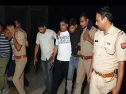 नोएडा पुलिस को मिली बड़ी कामयाबी, मुठभेड़ के बाद दो इनामी बदमाश गिरफ्तार