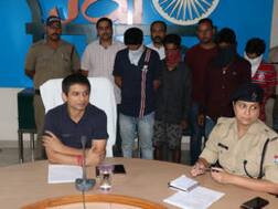 देहरादून: पुलिस की गिरफ्त में आए नशा तस्कर, लाखों की स्मैक बरामद