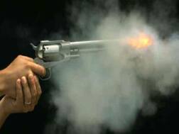 प्रतापगढ़: बदमाशों ने सर्राफा व्यापारी को मारी गोली, लाखों रुपये के गहने लूटकर हुए फरार