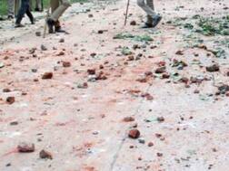 अलीगढ़: गणपति महोत्सव पर डीजे कार्यक्रम के दौरान दो पक्षों में हुआ पथराव, कई घायल, फोर्स तैनात