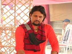 विदेशी युवतियों से बदसलूकी के आरोपी स्वामी आनंद गिरि को मिली क्लीन चिट, जल्द होगी वतन वापसी