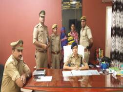 नोएडा में दो तस्कर गिरफ्तार, 18 किलो गांजा बरामद, ग्रेटर नोएडा के कॉलेजों में पढ़नेवाले छात्रों को बेचते थे