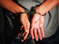 नोएडा: चोरी करने वाले गिरोह के नौ बदमाश गिरफ्तार, कार और ऑटो रिक्शा बरामद