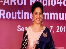 लॉकडाउन के दौरान Madhuri Dixit ने फैंस के साथ शेयर की अपने पसंदीदा कुकीज की रेसिपी