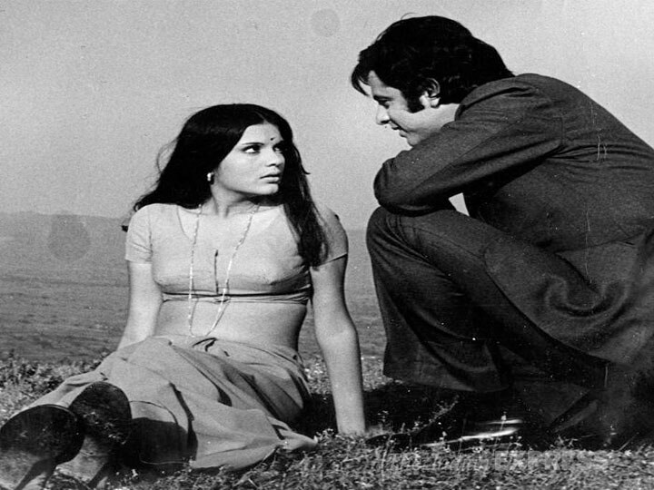 आखिर क्यों शादीशुदा Sanjay Khan के प्यार में इस कदर पागल थीं Zeenat Aman कि, सबके सामने चुपचाप मार खातीं रहीं