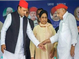 BSP Chief Mayawati withdraw case against mulayam singh yadav in lucknow guest house case मुलायम पर मायावती का पिघला दिल, गेस्ट हाउस कांड में केस लेंगी वापस