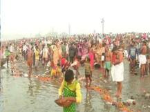 Kartik Purnima कार्तिक पूर्णिमा के मौके पर आस्था की डुबकी, प्रयागराज में उमड़े श्रद्धालु