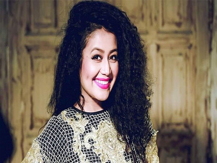 सिंगर Neha Kakkar बॉलीवुड से पहले जगरातों में गाया करती थीं, इन पुरानी तस्वीरों में पहचानना भी मुश्किल है उन्हें