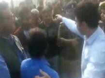 मृतक के परिजनों से अमेठी के डीएम की अभद्रता का वीडियो सोशल मीडिया में हुआ वायरल