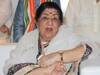 Bollywood सिंगर Lata Mangeshkar 4 दिन से मुंबई के Breach Candy Hospital में भर्ती हैं, सुधर रही है हालत