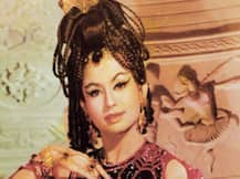 Helen की पहली शादी 16 साल के बाद उनके जन्मदिन के मौके पर इस वजह से टूट गई थी, फिर ऐसे हुई खान खानदान में एंट्री