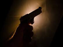 बरेली: दबंगों ने छत पर टहल रहे युवक को गोली मारी, गंभीर हालत में अस्पताल में भर्ती