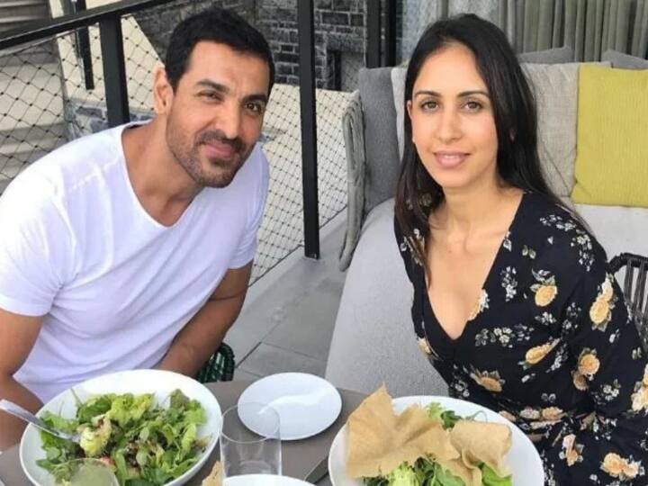 Bollywood के इन 5 स्टार्स ने सालों तक छिपाकर रखा अपनी शादी को