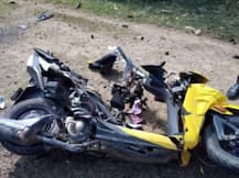 नोएडा में तेज रफ्तार ट्रक ने स्कूटी को मारी टक्कर, महिला की मौत