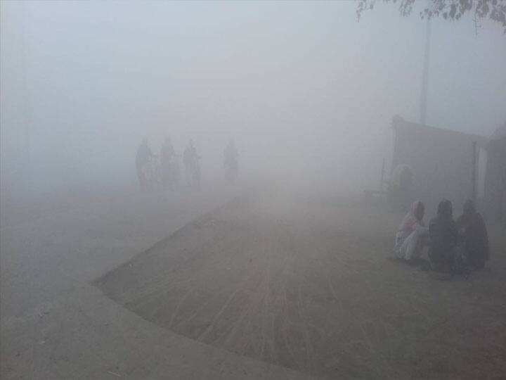 हमीरपुर में सर्दी का सितम, लोगों ने लगाई गुहार- अलाव का इंतजाम करे प्रशासन