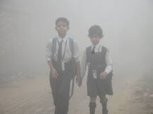 शीतलहर की चपेट में उत्तर प्रदेश, ठंड की वजह से 20 दिसंबर तक बंद रहेंगे स्कूल-कॉलेज