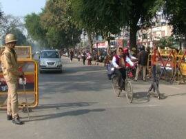 CAA Protest: हिंसा के बाद प्रयागराज की तस्वीर, सामान्य होते हालात; इंटरनेट-SMS पर रोक बरकरार CAA Protest Prayagraj picture after CAA violence internet is still shutdown CAA Protest: हिंसा के बाद प्रयागराज की तस्वीर, सामान्य होते हालात; इंटरनेट-SMS पर रोक बरकरार