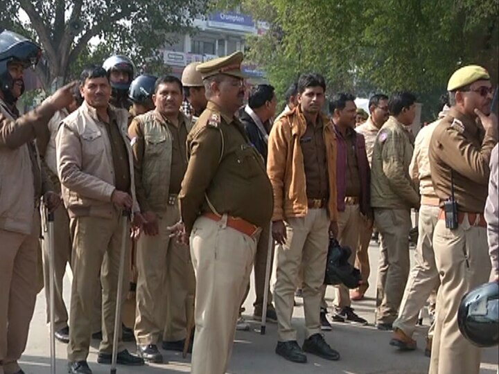 CAA Protest: हिंसा के बाद प्रयागराज की तस्वीर, सामान्य होते हालात;  इंटरनेट-SMS पर रोक बरकरार