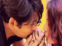 Bigg Boss 13: सबसे छिपकर सिद्धार्थ शुक्ला ने की शहनाज को kiss, कैमरे से बचकर की ये हरकत