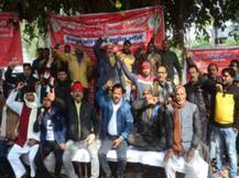 यूपी में लेखपालों की हड़ताल, प्रयागराज में पंद्रहवें दिन भी तहसील में नहीं हुआ काम-काज