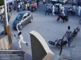 बिजनौर हिंसा में प्रशासन की कार्रवाई, 11 लोगों के घर नोटिस चस्पा किया गया Notice send to 39 people in Bijnaur violence बिजनौर हिंसा में प्रशासन की कार्रवाई, 11 लोगों के घर नोटिस चस्पा किया गया