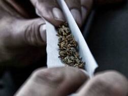 बंदियों तक नशे का सामान पहुंचाने का खोज निकाला नायाब तरीका, जानें- कैसे खुली पोल