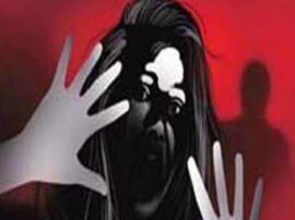 man molested girl in hamirpur up हमीरपुर: दबंग ने की छेड़छाड़ तो आबरू बचाने के लिए किशोरी ने कुएं में लगा दी छलांग