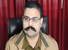 योगी सरकार की बड़ी कार्रवाई, नोएडा के एसएसपी वैभव कृष्ण सस्पेंड, 14 आईपीएस अफसरों के तबादले