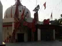 पीलीभीत के इस मंदिर की है प्राचीन मान्यता, हर बार खुदाई में निकल रहीं 11वीं शताब्दी की मूर्तियां