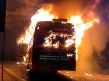 कन्नौज बस हादसे में 10 लोगों के मारे जाने की आशंका