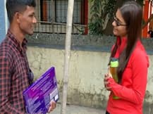 इस बॉलीवुड एक्ट्रेस से मिलने के लिए 5 दिनों तक सड़क पर इंतजार करता रहा ये फैन- आप भी देखें ये वीडियो