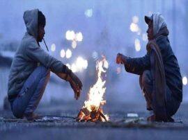 गलन भरी सर्दी से कांप रहा है उत्तर प्रदेश, शीतलहर से जनजीवन हुआ प्रभावित cold wave continues in uttar pradesh गलन भरी सर्दी से कांप रहा है उत्तर प्रदेश, शीतलहर से जनजीवन हुआ प्रभावित