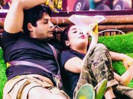 Bigg Boss 13: सिद्धार्थ ने शहनाज को बताया अपने जीवन का सच, कहा- आज भी मुझे आती है उसकी याद Bigg Boss 13: Siddharth told Shahnaz the truth of his life, said- I still remember him Bigg Boss 13: सिद्धार्थ ने शहनाज को बताया अपने जीवन का सच, कहा- आज भी मुझे आती है उसकी याद